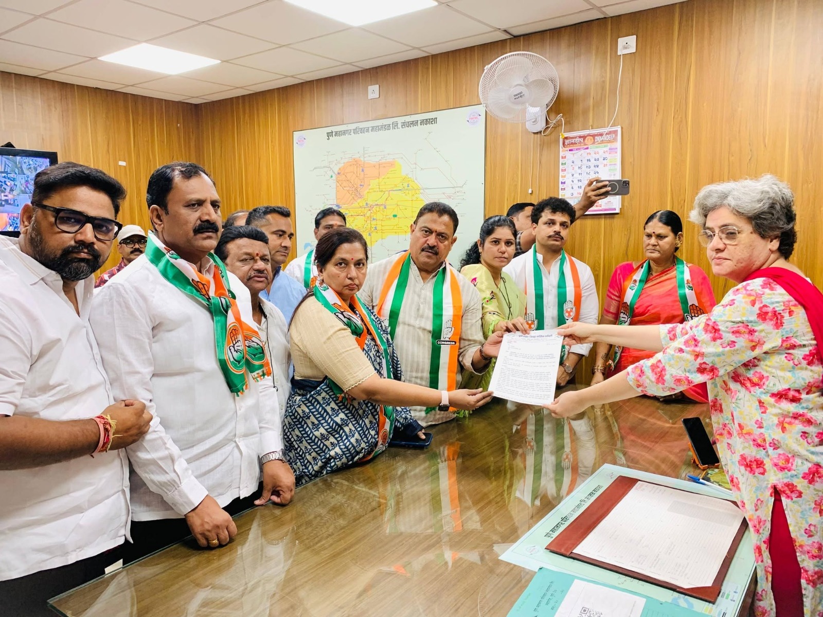 Pune Congress Protests Against Domestic and Commercial LPG Price Hike