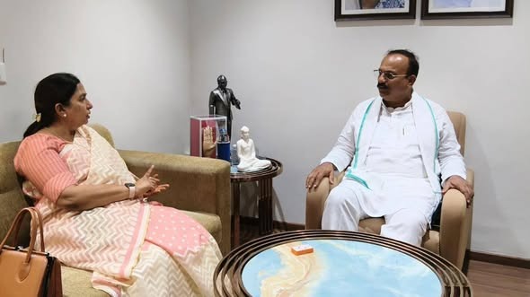 Pune Congress President Meets Maharashtra Congress Chief to Discuss Party Expansion and Organizational Strengthening