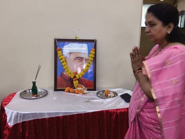 Pune Congress Pays Tribute to Former Prime Minister Pandit Jawaharlal Nehru on His Death Anniversary