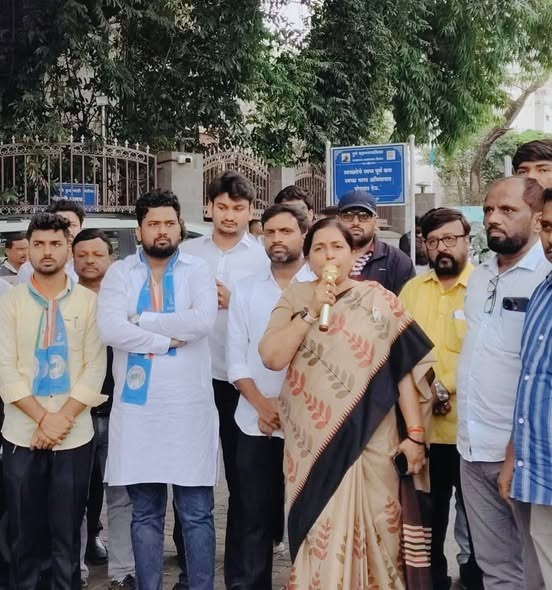 Congress Extends Support to Students Protesting Alleged Irregularities in Pune Municipal Corporation JE Examination